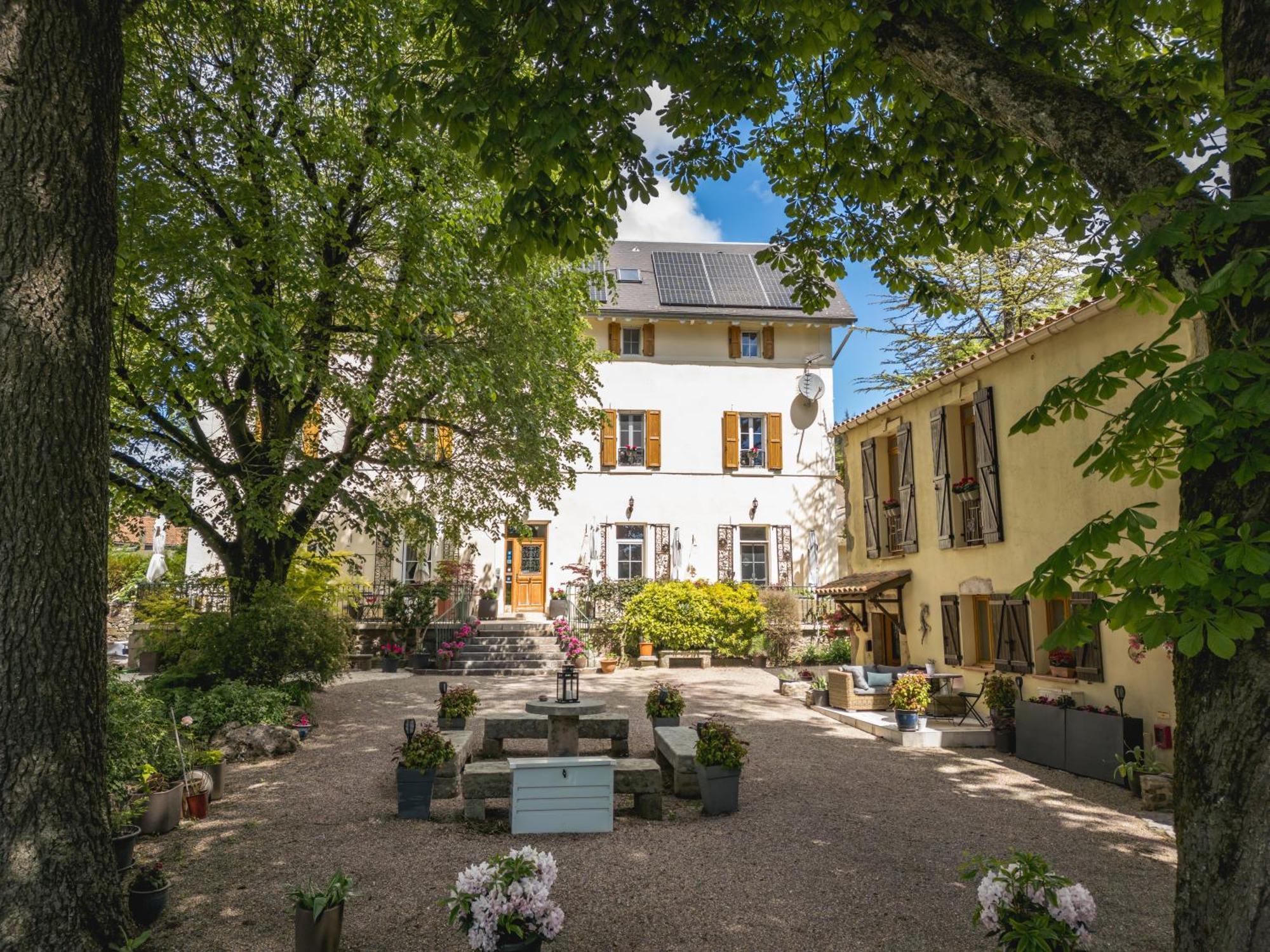 Gites Du Caylar - Chambres Et Appartments Le Caylar Exterior photo