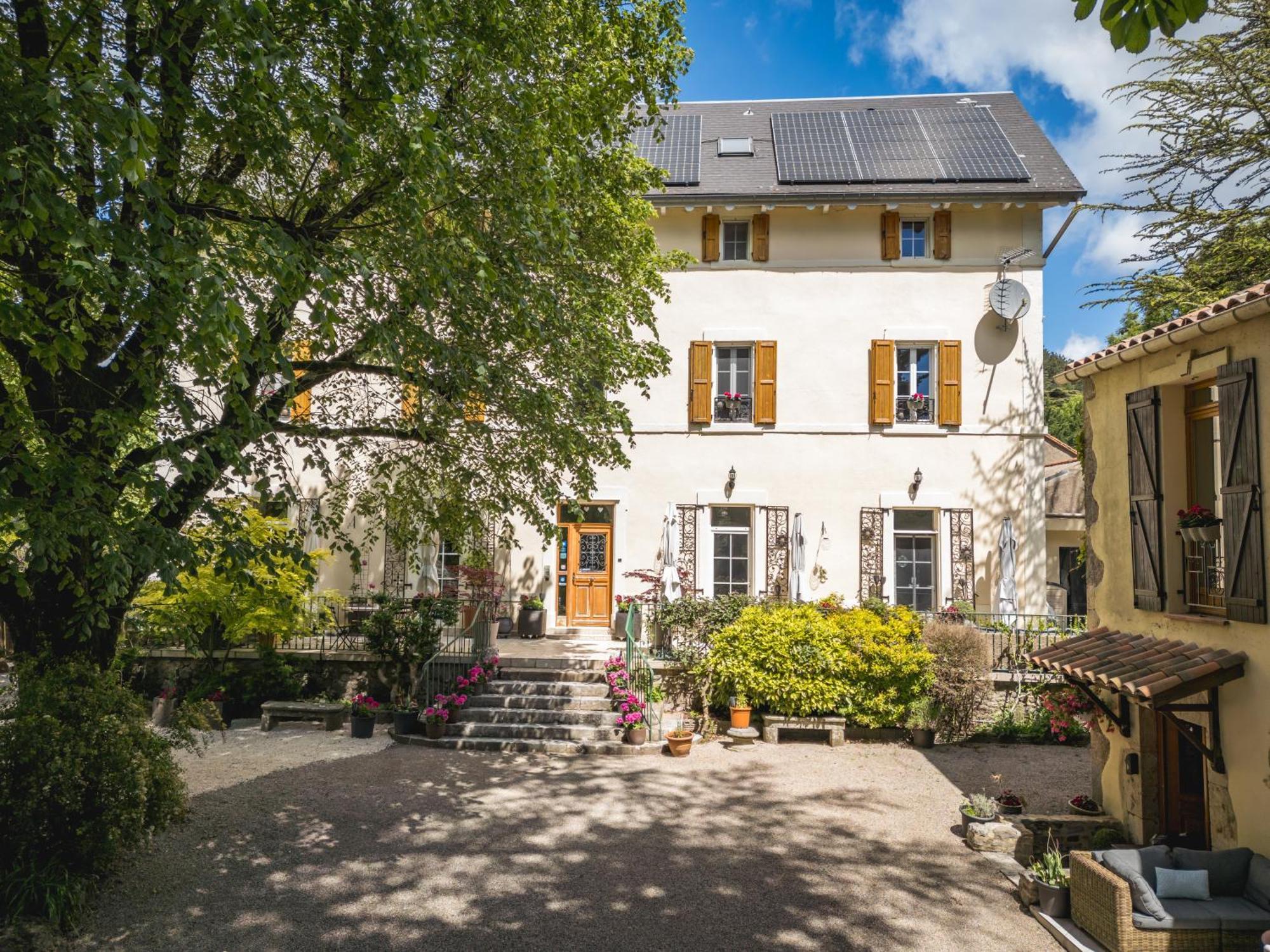 Gites Du Caylar - Chambres Et Appartments Le Caylar Exterior photo